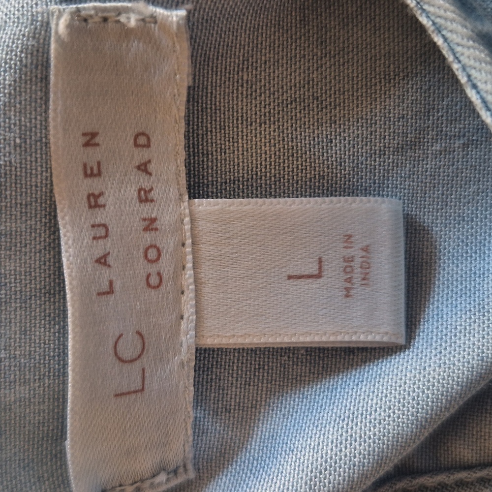LC Lairen Conrad Cold Shoulder Ruffle Chambray Light Blue Short Sleeve Top Large - Picture 9 of 9